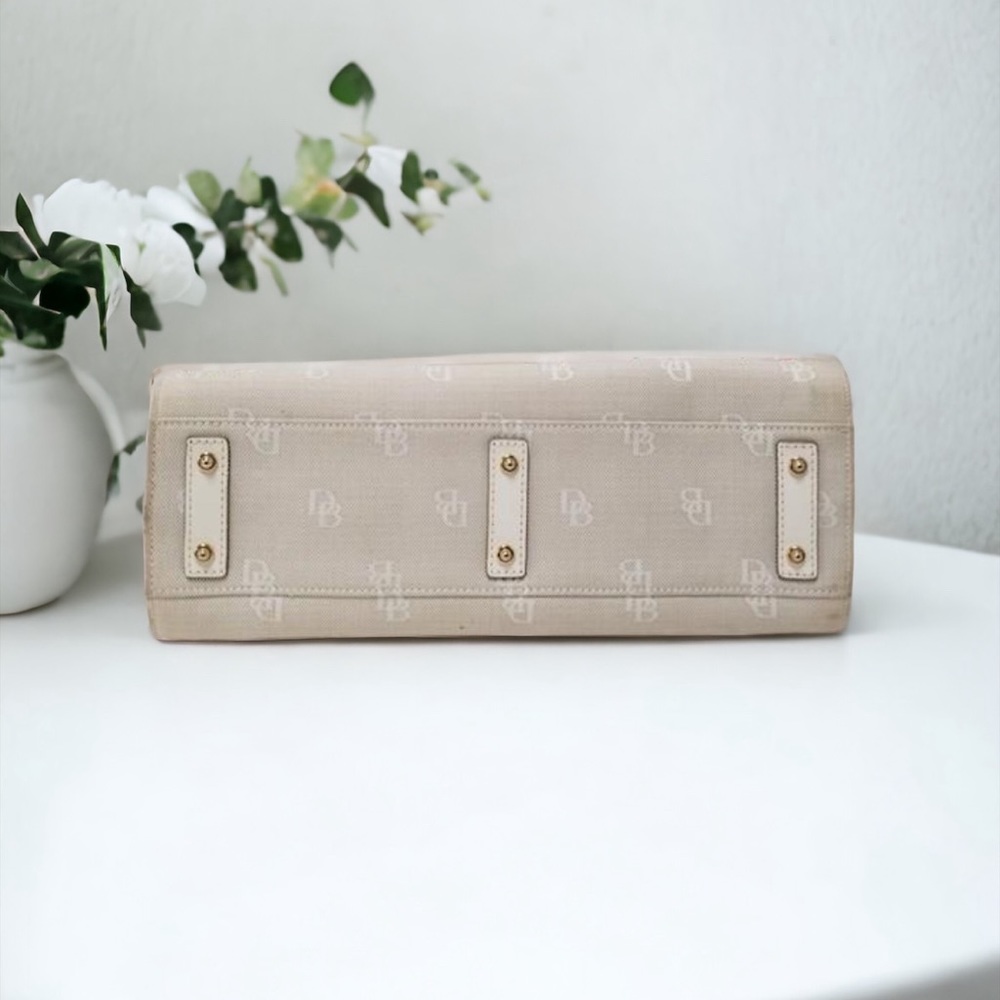 EUC Dooney & Burke Handbag - Picture 3 of 4